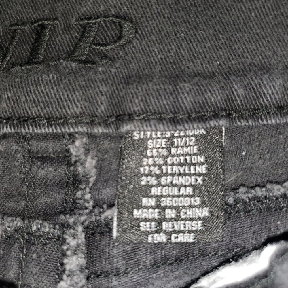 VIP Shorts size 11/12 - Picture 5 of 8